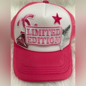 Trendy snap back trucker hat